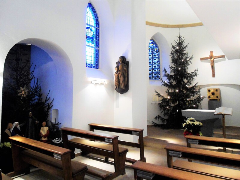 Gutskapelle an Weihnachten