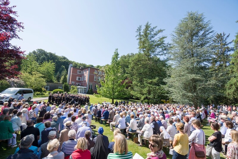 Ökumenischer Pfingstgottesdienst im Klostergarten